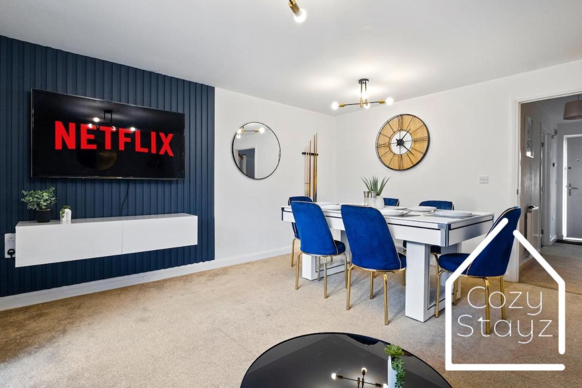 Spacious 3 Bed With Parking, Pool Table, Tvs Birmingham