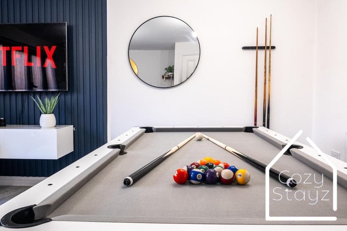 Spacious 3 Bed With Parking, Pool Table, Tvs * Birmingham